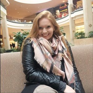 Meet your Posher, Alyssa